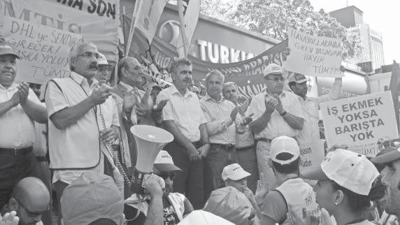 THY işçilerinden Cumartesi eylemleri İstanbul Atatürk Havaalanı nda direnişlerini sürdüren Hava-İş üyesi THY işçileri, 8 Eylülde Taksim deki THY Bilet Satış Ofisi önünde eylem yaptılar.