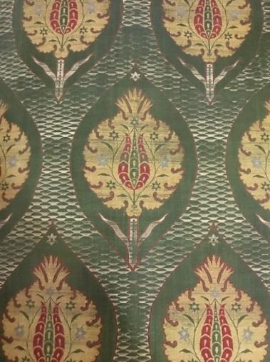 Osmanlı Saray Kumaş Desenlerinin Giysi Yüzey