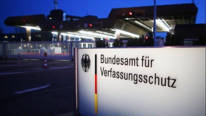 4-Bunların başında Başbakanlığa bağlı olarak faaliyet yürüten Bundesnachrichtendienst- BND/Federal İstihbarat Servisi geliyor.