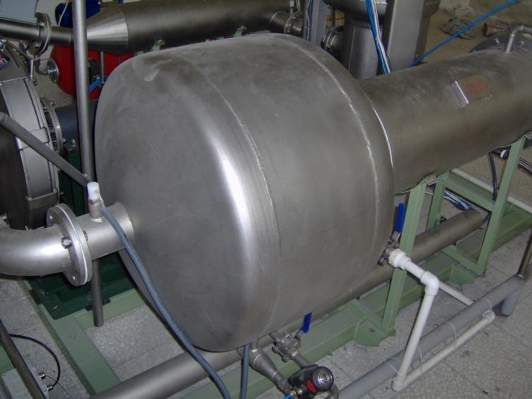 Portmantiyere ait teknik özellikler şöyledir; Makine kapasitesi : 16 bobin Makine çalışma sıcaklığı : 130 C (maksimum) Makine gövdesi : O şeklinde balon tip makine gövdesi Makine üzerinde banyo ile