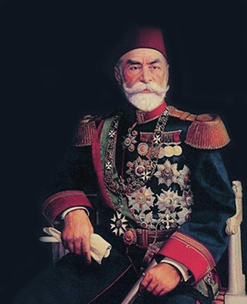 1 839 yılında doğduğu Bursa daki askeri idadiyi bitiren Ahmet Muhtar, Harbiye okuluna girdi.