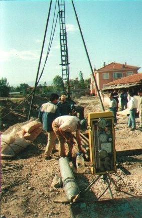 Deliği önceden açılmış PIP: Zemin içine itilen SBP: Kendi