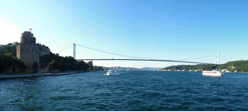 UNESCO tarafından dünyanın kültür mirası olarak ilan edilen İstanbul un ortasından, şehrin en tarihi mekanlarının arasından kıvrılarak geçmektedir.