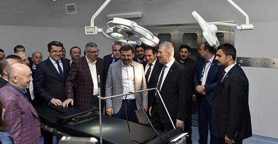 SAĞLIK BAKANI AHMET DEMİRCAN DAN ŞEHRİMİZE ZİYARET Sağlık Bakanı Dr. Ahmet Demircan, bir dizi inceleme ve ziyaretlerde bulunmak üzere şehrimize geldi.