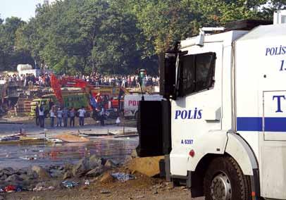 Mayıs. Ancak politik otoritenin ve ilgili belediyenin bir süre önce hem Taksim Meydanı hem de Gezi Parkı için aldığı birtakım kararların uygulamaya geçileceği bir gündü aynı zamanda.