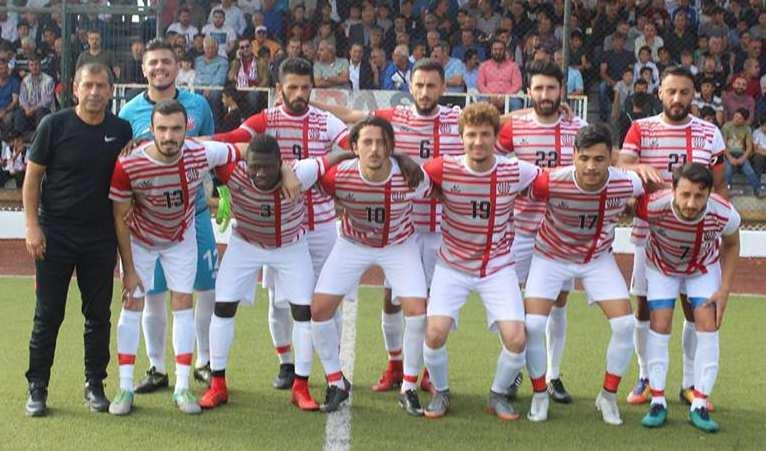 Sefa, Turgay ve Oðuzhan gibi isimlerle sezona baþlayan Osmancýk Belediyespor, Pazar günü Çorum da Mimarsinan Gençlikspor u iyi bir oyunla - geçmeyi baþardý.