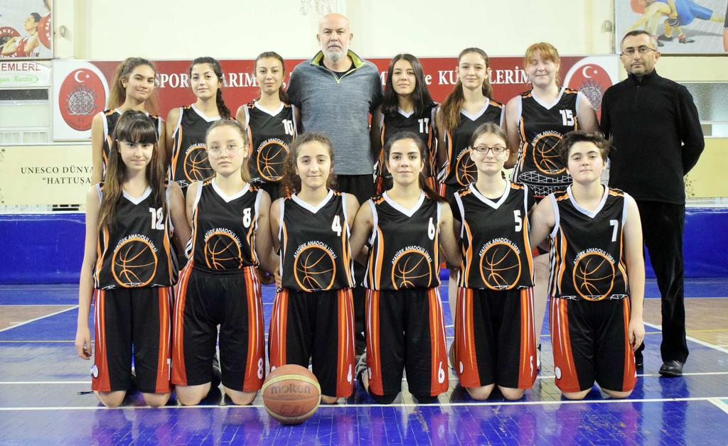 Rýfat KARA Okul Sporlarý Federasyonu Ýl Temsilciliði'nin 2018-2019 yýlý faaliyet programýnda yer alan Okullararasý Genç Erkekler Basketbol Ýl Birinciliði'nde finalistler belli oldu.