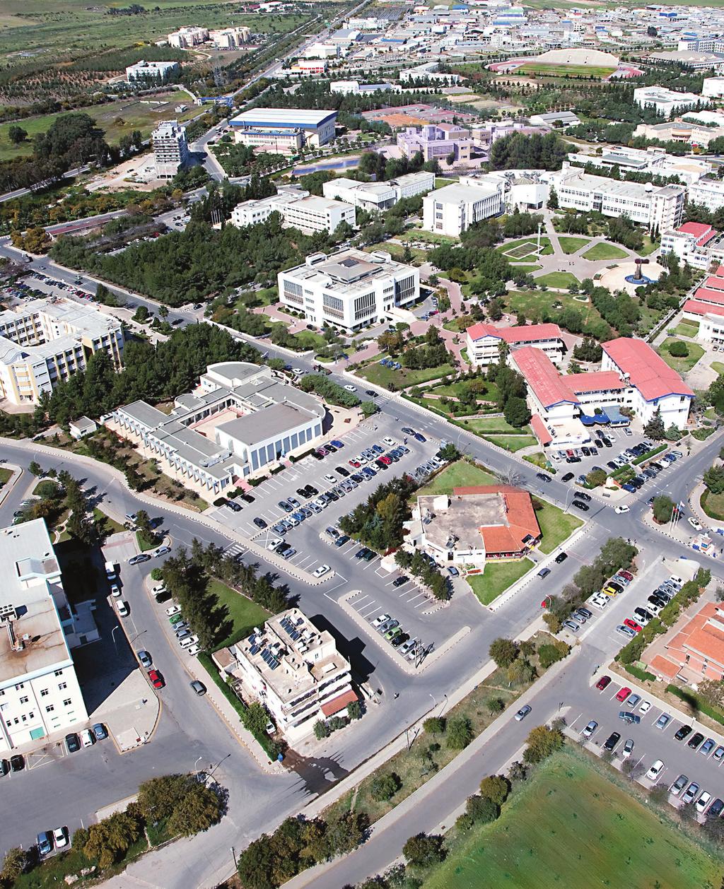 Doğu Akdeniz Üniversitesi nin Öğrencilerine Sunduğu Ayrıcalıklı Olanaklar 11 fakülte ve 5 yüksekokulda 102 programda lisans ve ön lisans, 93 programda lisansüstü eğitim 106 ülkeden öğrenci ve 35