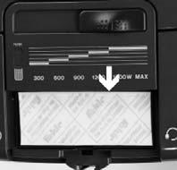 MIKRO VARIO filtre kasetini filtre ünitesi ile birlikte filtre bölümünden ç kart n z. Yeni filtreyi paketinden ve koruma folyosundan ç kart n z ve filtre kasetinin içine koyunuz.
