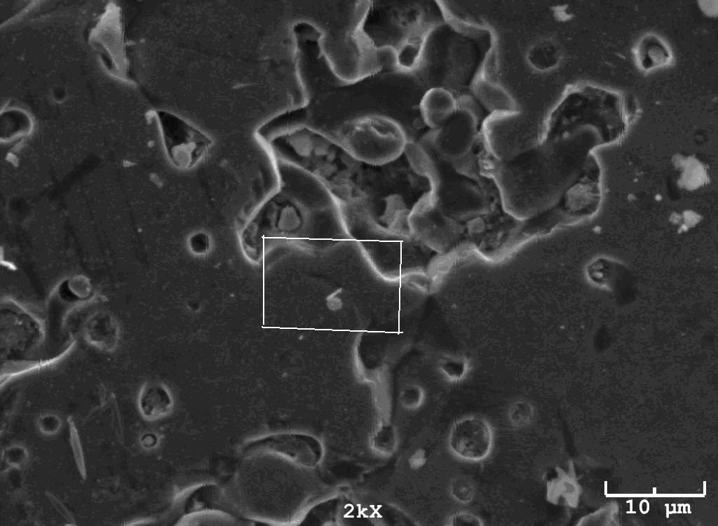 Aşağıda çeşitli sinterlemelerdeki farklı numunelerin taramalı elektron mikroskobundaki görüntüleri ve bu görüntülerde seçilen bölgelerin EDS analizleri verilmiştir. Şekil 6.