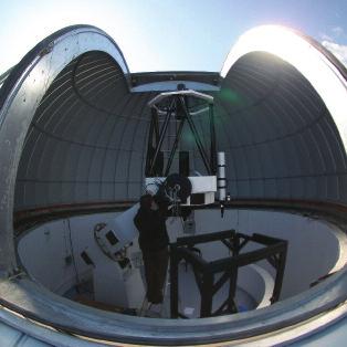 T100 teleskobu (4096 x 4096 piksel) bir CCD kameraya sahip bu teleskobun geniş görüş alanı sayesinde kalabalık yıldız alanlarında ışıkölçüm