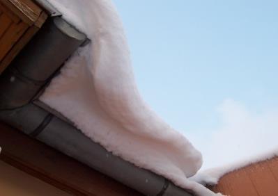 uzaklaģtırmak, soğuk hava kar toplanması eriyen kar by keeping the roof cold, the snow cover is melted naturally so preventing the formation of