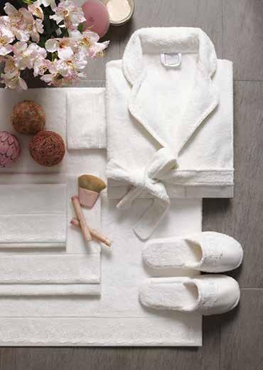 ), Bathrobe (S/M + L/XL), Bath Slippers (2 Sets) Separate Items 30x50 cm Guest Towel, 50x100 cm Hand Towel 100x150 cm Bath