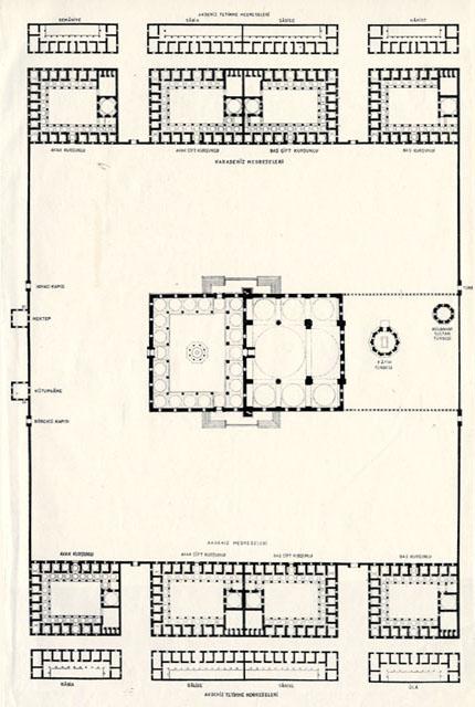 Fatih Külliyesi, 1470 Simetri ekseni üzerine yerleşen cami ve etrafındaki külliyede, o devirdeki İslam eğitim anlayışının mimari plana yansıması görülmektedir.