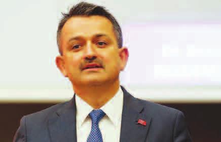 Əgər kataloniyalılar 29 yaşlı müdafiəçi ilə qüvvədə olan müqavilənin müddətini uzada bilməsələr, qırmızı şeytanlar onu öz heyətlərinə qatmağa çalışacaqlar.