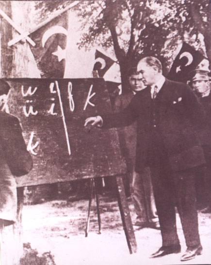 28 Mayıs 1928 "Millet Mektepleri" açıldı.
