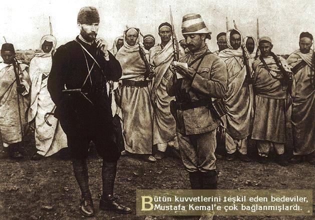 18 Mart 1915 İngiliz ve Fransızların büyük bir donanma ile Çanakkale Boğazı'nı zorlamaları üzerine. Mustafa Kemal, burada düşman birliklerini denize dökerek Çanakkale Deniz Zaferi'ni kazandı.