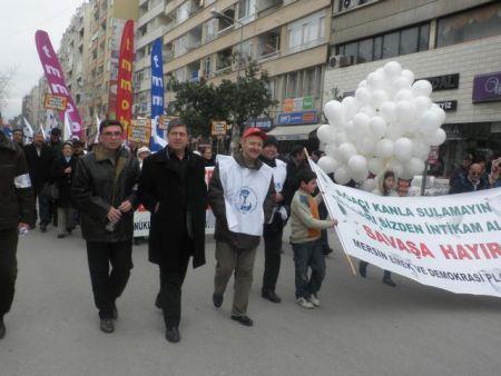 9. Mersin Emek ve Demokrasi Platformu nun Mersin Metropol miting alanında düzenlediği Ülkemizde ve Bölgemizde Savaş İstemiyoruz Savaşa