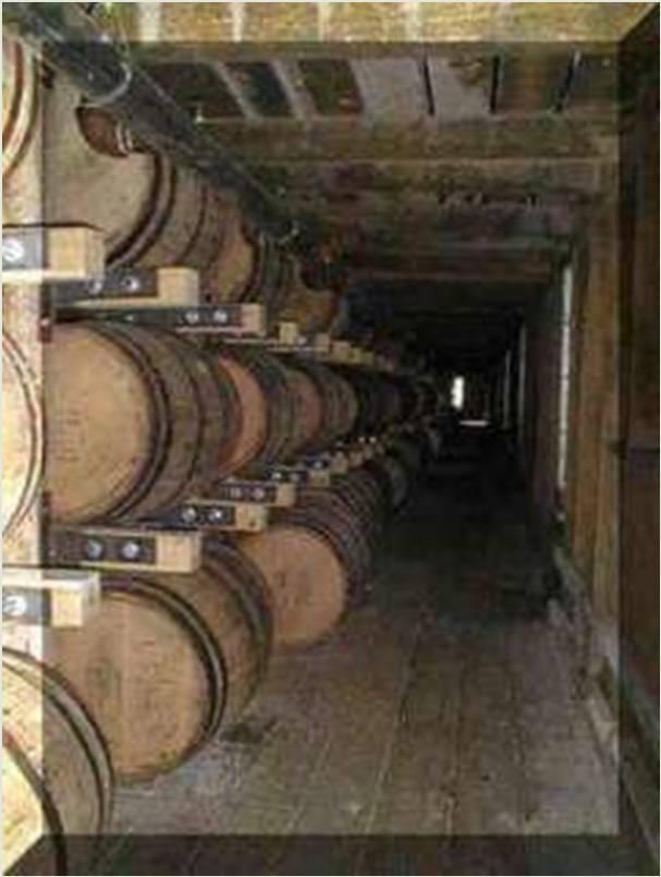 İskoç viskisi meşe fıçılarda en az 3 yıl dinlendirildikten sonra kanunen viskidir.
