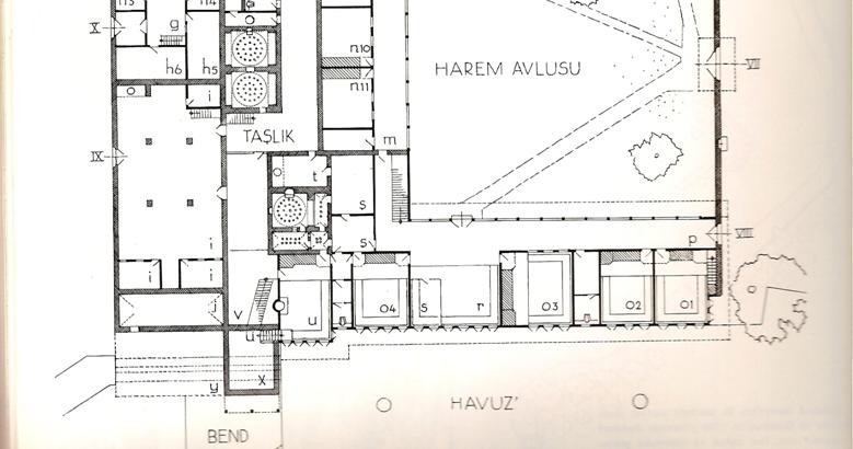 Saray ile Haliç aras nda yap lan 100 kadar ah ap kas r ve kö k, Patrona Halil syan 'nda büyük ölçüde y k lm t r ( Arel, 1975, s. 21-29). I. Mahmut ve III.