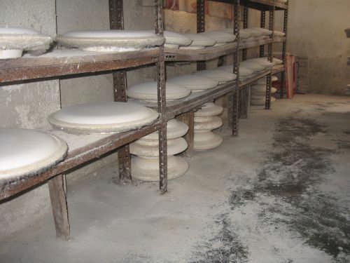 İşlem basamaklarından faydalanarak şablon tornasını 20-30 cm lik tabak üretimine hazırlayarak tabak formuna uygun et kalınlığı