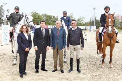 APRANTİ RAHMİ CANPOLAT AVUSTRALYA YA GİTTİ Apranti Rahmi Canpolat, Antrenör Matt Cumani mentorluğunda 8 hafta sürecek olan eğitimini almak için 2 Ekim 2017 Pazartesi günü, Avustralya ya gitti.