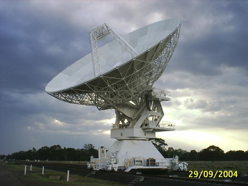 AB Dor'un Radyo Gözlemleri ve İndirgemeleri ATCA (Australia Telescope Compact Array), cm-mm dalgaboylarında çalışan, toplam uzunluğu 6 km olan olan, altı adet 22 metre çaplı çanaktan