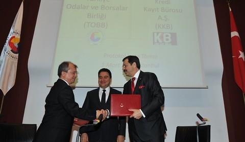Türkiye Odalar ve Borsalar Birliği (TOBB) Başkanı Rifat Hisarcıklıoğlu, vadeli çek ve senet gibi ticari işlemlerin hala şirketler için önemli bir finansman kaynağı olduğuna dikkati çekti.