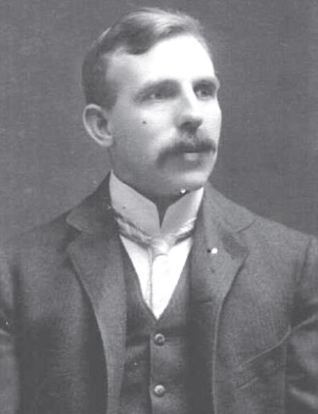 RUHTERFORD Yeni Zelanda doğumlu fizikçi Ernest Rutherford (Ernest Radırford) (1871-1937) un atom modeline göre + yüklü tanecikler atomun merkezindeki çekirdekte bulunuyordu ve elektronlar çekirdeğin