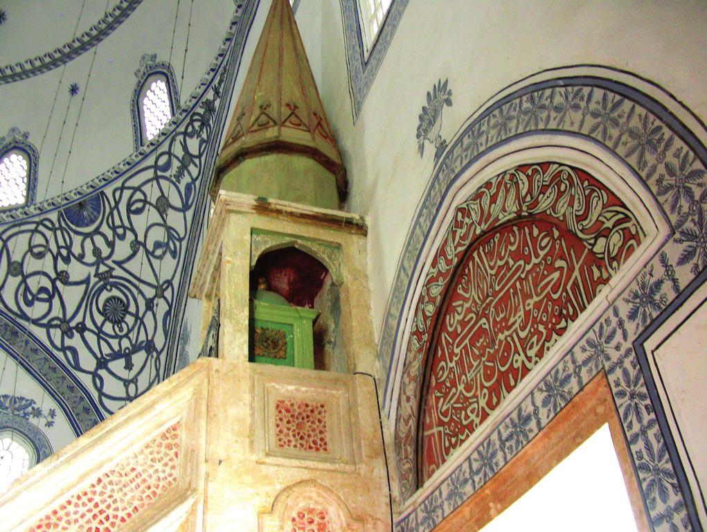 Mehmet tarafından yaptırıldığı belirtilmektedir. Sonraki onarımlar 18. ve 19. yüzyıllara tarihlenmektedir. 1961 1965 yıllarında son cemaat yeri, 1966 1967 yıllarında ise minarenin 17.