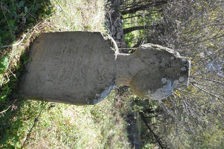 Burada yer alan kavuklu ve sarıklı Osmanlı mezar taşları Doğu Anadolu daki