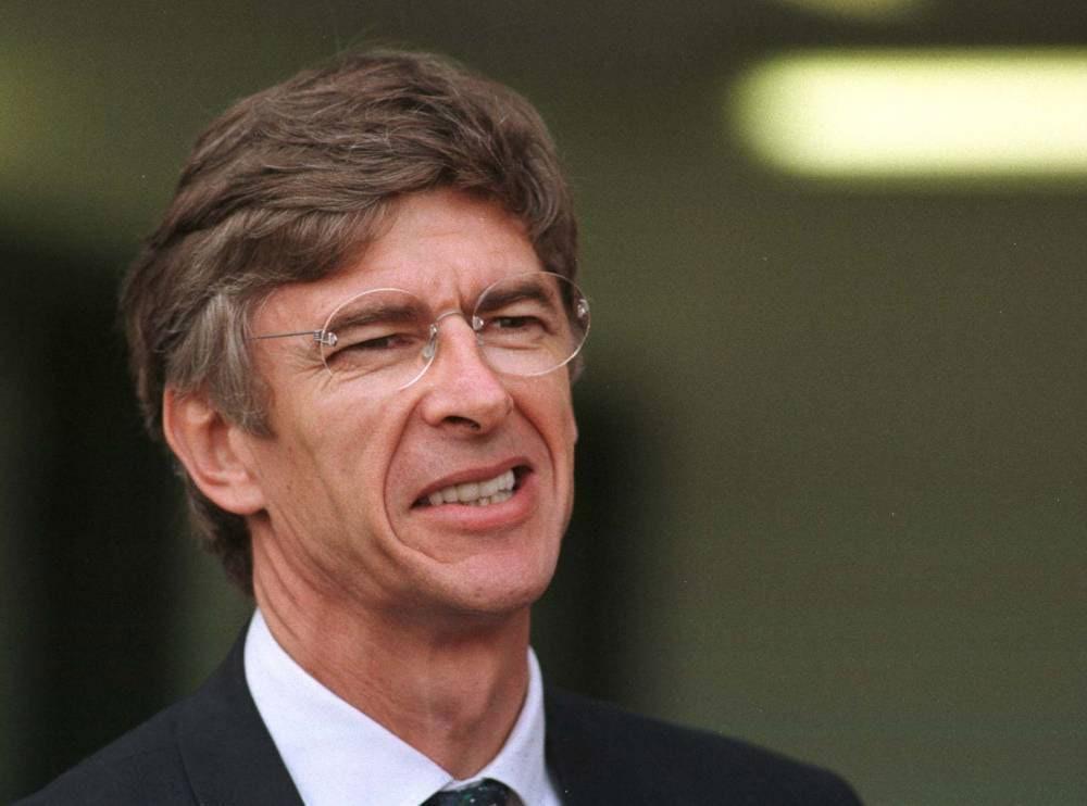 ARSENE WENGER ARSENE WENGER 20 GÜNGÖR ORÇUN ACAR 22 Eylül 1996 günü başlayan serüven 20.yılında. Arsenal menajeri Arsene Wenger kulüpteki 20.yılını geride bıraktı.