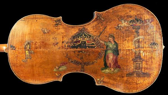 Andrea Amati (1511-1580) İtalya -24 keman, 6 viyola, 8 viyolonsel. Andrea Amati, Cremona kasabasında yılları arasında yaşadığı tahmin edilen usta bir lüthiyedir.