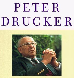 Kâşiftik / Mucitlik / Yenilik / Girişimcilik Peter F. Drucker a göre ise işletme yönetiminde iki temel görev vardır: İnovasyon ve pazarlama (1985, Innovation and Entrepreneurship).