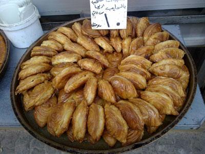 Artık Şam tatlısı da farklı sonuç vermeyince anladım ki, Arap tatlılarının lezzeti değil görüntüsü önemliymiş.