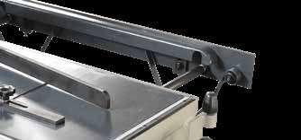 metal by operator Cutting lever made of plate steel for the purposes of flexibility and stability Mechanical pressure system
