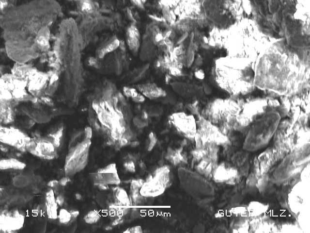 8 saat sentezlenen toz karışımın SEM görüntüleri (SEM images of powder mixture synthesized for 8 h) Şekil 12.