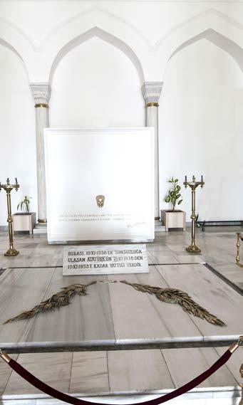 Halktan toplanan eserlerle 18.07.1930 tarihinde halkın ziyaretine açılmıştır. 1938 yılında Atatürk ün ölümü nedeniyle müzenin iç avlusu 15 yıl süreyle Atatürk e geçici olarak mezar görevi yapmıştır.