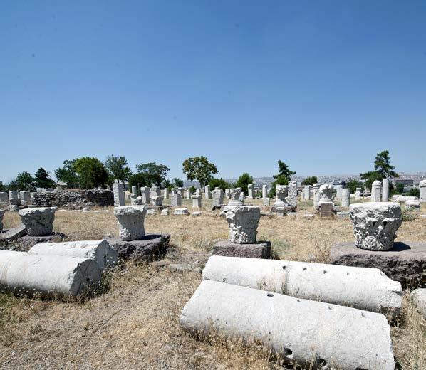 Roma Hamamı Ulus Meydanı ndan Yıldırım Beyazıt Meydanı na uzanan Çankırı Caddesi üzerinde yer alır.