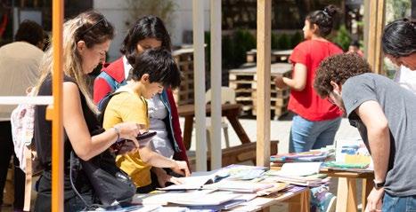 Ünver in rehberliğinde, doğru kitap ve yazar seçimi, kitapları sevmek ve yaşa göre kitap seçimi gibi konular hakkında bilgi aldılar.