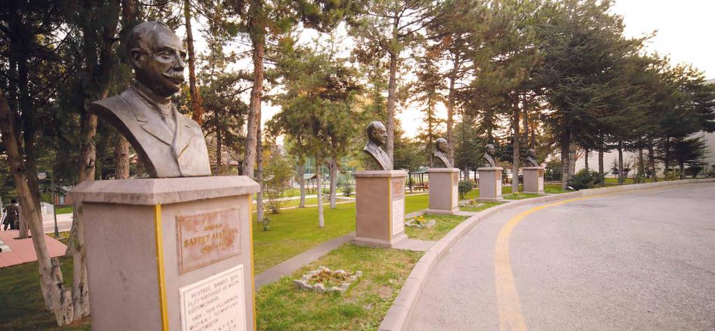 Milli Savunma Üniversitesi Bando Astsubay Meslek Yüksekokulu Tarihçe Ülkemizin en eski askeri eğitim kurumlarından olan okulumuz, 23 Kasım 1831 tarihinde İstanbul da Müsika-i Hümayün adı altında