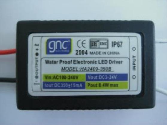 LED akım ve gerilimi + % 1,2 hata payıyla Brymen BM907, şebekeden çekilen güç ve güç faktörü + % 0,2 hata payıyla, akım + % 0,1 hata payıyla GW Instek GPM-8212 ölçü aletleri ile ölçülmüştür.