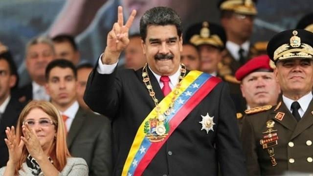 Nicolas Maduro Kimdir? Hasan Peker Günal, Sun Savunma Net, 27 Ocak 2019 Arkasında olduğumuz Madura yı ve onun yarattığı VENEZUELA yı tanıyalım. Bakın bakalım size neyi anımsatıyor.