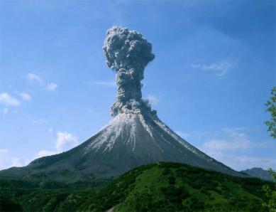 Hawaii adalarında görülen volkanik faaliyetler bu türden volkanizmalardır.