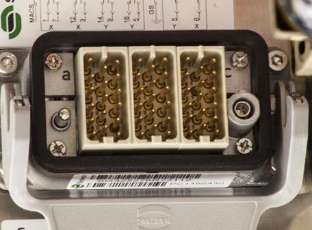 ALÇAK GERILIM KABLO BAĞLANTILARI (HARTING HAN MODULAR 51-PINS CONNECTOR) Elektrik şeması simgeleri: Devre kesici ana kontaklar Alçak gerilim konektör arabirimi (erkek pim) Topraklama anahtarı ana