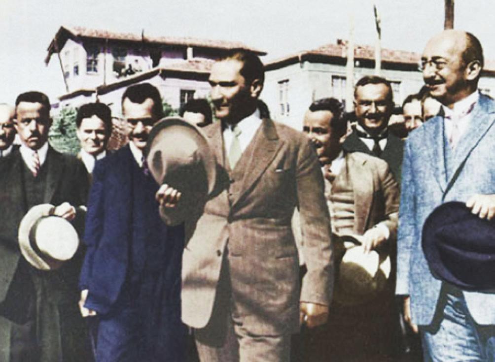 K yafet Devrimi 1925 Bat l devletlerin emperyalist sald r lar na karfl yi itçe savaflm fl olan Mustafa Kemal, ça dafl ve modern toplumlar n sahip oldu u en ileri kurumlar n da Bat da oldu unun