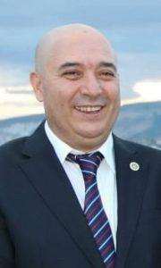 Şenel KARAMAN, 1990 yılında Ankara Üniversitesi Dil ve Tarih Coğrafya Fakültesi Psilokoji Bölümünden mezun olmuştur.