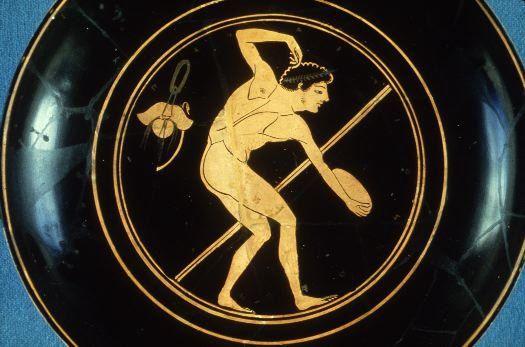 Milattan önce 573 yapılmaya başlayan Nemean oyunları her sene gerçekleştirildi ve Olimpiyatlara en çok benzerdi. Pythian oyunları her dört yılda bir, Apollon'u onurlandırmak için Delphi'de düzenlendi.