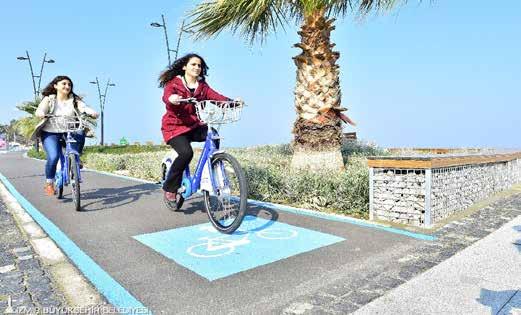 06 BİSİM 5. Yaşında "Bisiklet kenti" hedefinde önemli adımlar atan İzmir Büyükşehir Belediyesi, kısa sürede büyük ilgi gören BİSİM le bisikleti spor ve hobi aracı olmaktan çıkardı.