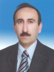 1988 yılında Ankara Üniversitesi Siyasal Bilgiler Fakültesi İktisat Bölümünden mezun olan Metin AKDAMAR 1989 yılında Devlet Demir Yolları Genel Müdürlüğüne Kontrolör olarak atandı.
